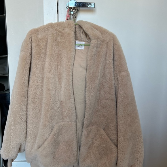 Longe teddy sweater worn once - Picture 2 of 6